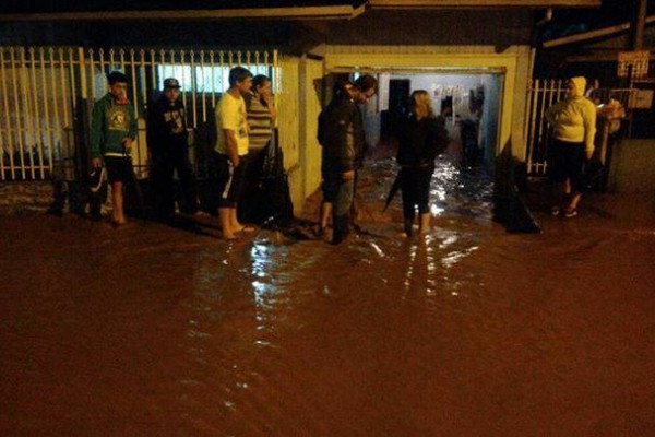 Chuvas torrenciais provocam alagamento e destruição no município