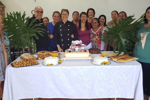 Secretaria de Promoção Social e CRAS concluem curso de Culinária e Padeiro