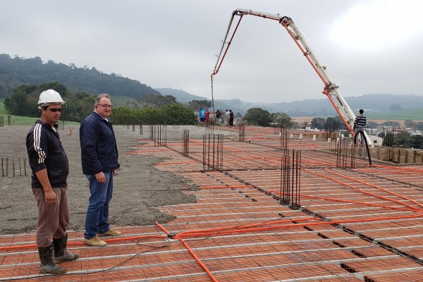 3º pavimento começa a ser construído na nova escola do Bairro Vicentinos