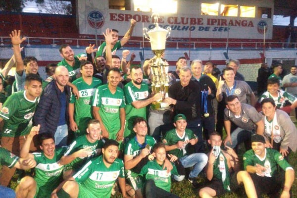 Gatinhando Futebol Clube é campeão da categoria principal da Taça Sicredi 36 anos
