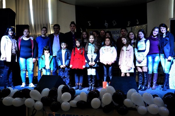 Um show de interpretações marcou o IX Festival da Canção Interescolar