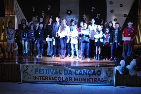 Município realiza com êxito o 7º Festival Interescolar da Canção