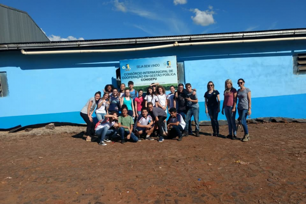 Alunos da Escola Sarandi visitam o Aterro Sanitário de Trindade do Sul