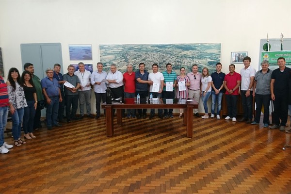 Governo Municipal realiza a doação e substituição de lotes do Distrito Industrial Germano de Cezaro