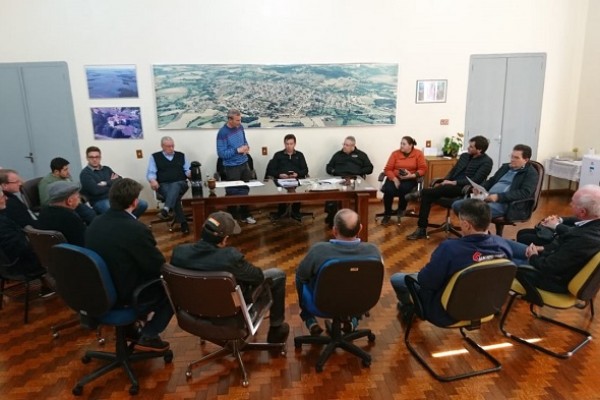 Governo Municipal apresenta proposta de pórtico para o Distrito Industrial Germano De Cézaro