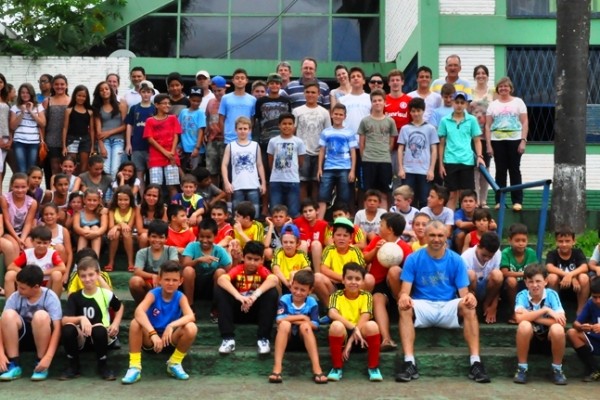 Escolinhas de futebol, futsal e vôlei encerram as atividades de 2014