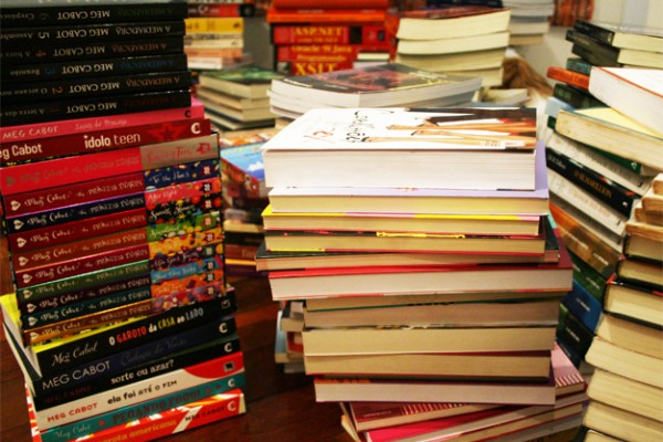 Sacolas literárias incentivam leitura nas escolas municipais