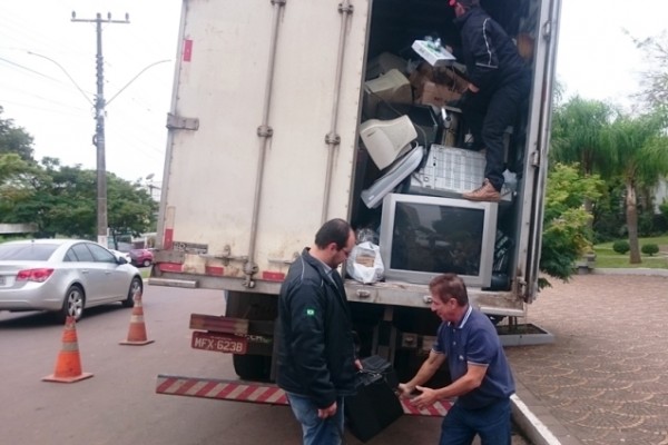 115 m³ de Lixo Eletrônico foram coletados em campanha municipal