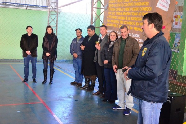 Governo Municipal lança pedra fundamental de construção da nova Escola de Ensino Fundamental no Bairro Vicentinos